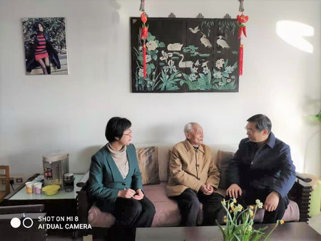 集團黨委開展走訪慰問活動 集團黨委開展走訪慰問活動