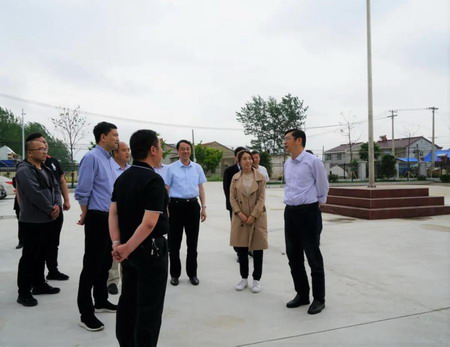 蘇鹽集團(tuán)黨委書記、董事長章朝陽一行赴濱??h考察調(diào)研 蘇鹽集團(tuán)黨委書記、董事長章朝陽一行赴濱??h考察調(diào)研