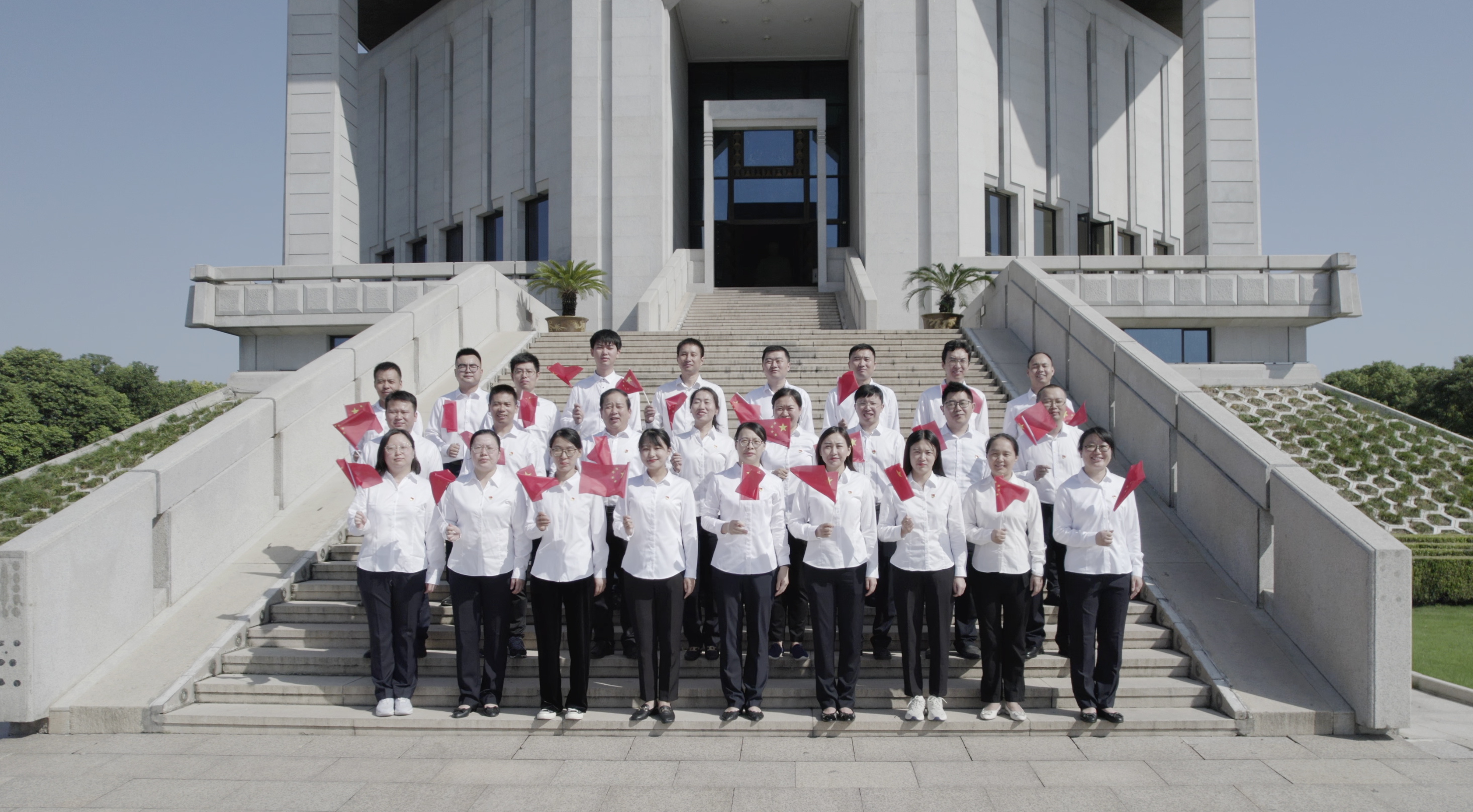 踐行 “兩在兩同” 彰顯國企擔當——蘇鹽集團黨委國慶期間開展“雙帶雙保一深化”專項行動 踐行 “兩在兩同” 彰顯國企擔當——蘇鹽集團黨委國慶期間開展“雙帶雙保一深化”專項行動