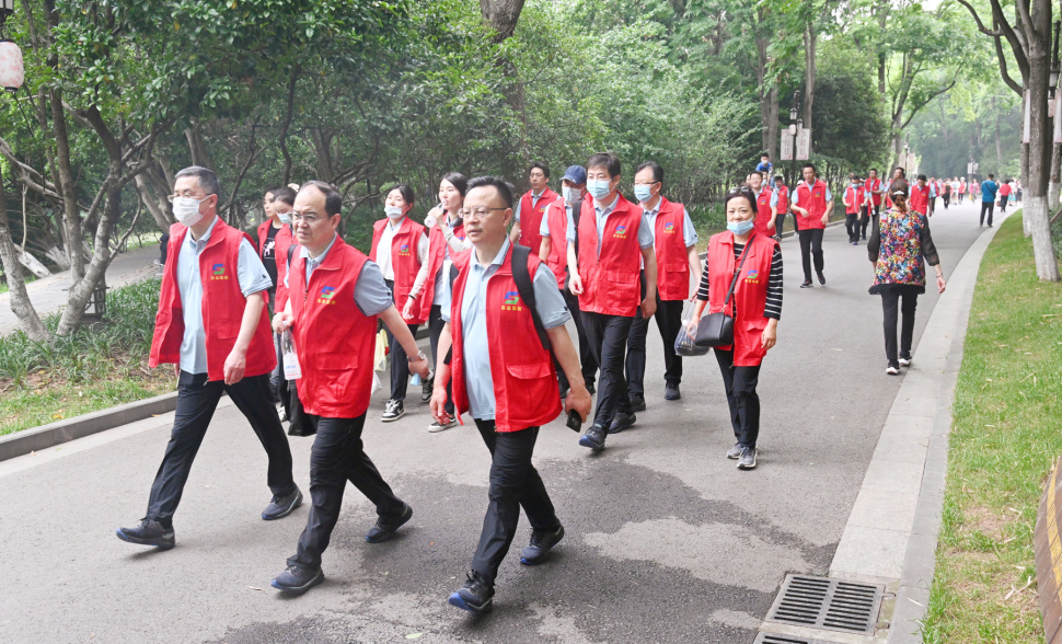 蘇鹽集團舉辦迎“端午”健步走,代“鹽”健康生活團建活動 蘇鹽集團舉辦迎“端午”健步走,代“鹽”健康生活團建活動