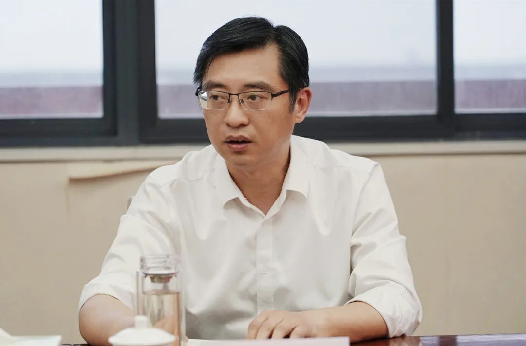 蘇鹽集團(tuán)黨委書記、董事長章朝陽赴蘇鹽井神公司主持召開書記辦公會 蘇鹽集團(tuán)黨委書記、董事長章朝陽赴蘇鹽井神公司主持召開書記辦公會