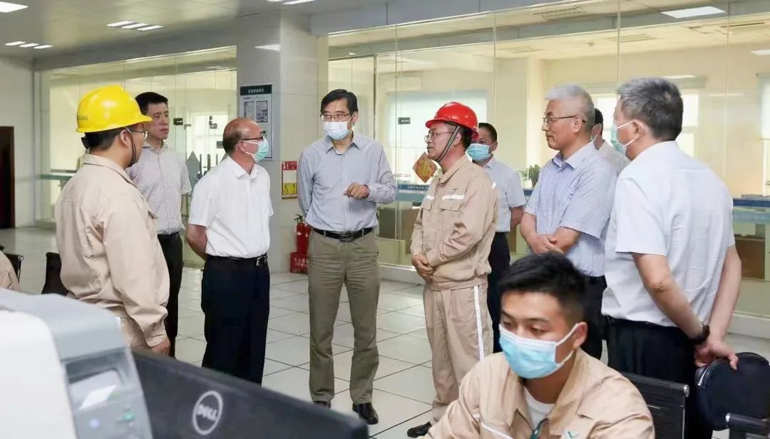 蘇鹽集團黨委書記、董事長章朝陽拜訪連云港市委書記方偉 蘇鹽集團黨委書記、董事長章朝陽拜訪連云港市委書記方偉