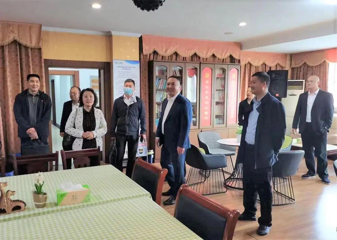 省部屬企事業(yè)工會(huì)來蘇鹽集團(tuán)調(diào)研指導(dǎo)職代會(huì)制度規(guī)范化建設(shè)及作用發(fā)揮情況 省部屬企事業(yè)工會(huì)來蘇鹽集團(tuán)調(diào)研指導(dǎo)職代會(huì)制度規(guī)范化建設(shè)及作用發(fā)揮情況