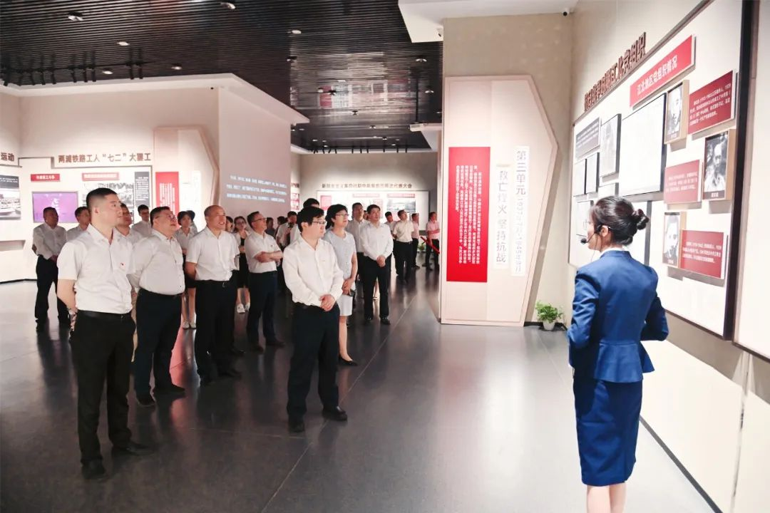 蘇鹽集團(tuán)總部黨委開(kāi)展“賡續(xù)紅色基因 錘煉堅(jiān)強(qiáng)黨性”主題黨日活動(dòng) 蘇鹽集團(tuán)總部黨委開(kāi)展“賡續(xù)紅色基因 錘煉堅(jiān)強(qiáng)黨性”主題黨日活動(dòng)